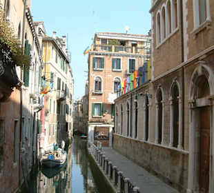 Tra le calli