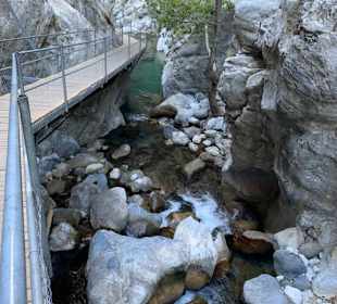Laufsteg durch Kanyon
