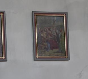 Bitte beschreiben Sie, was auf Ihren Bildern zu se