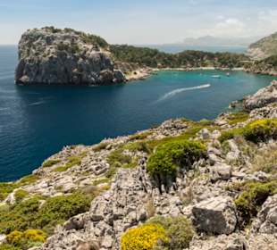 Blick auf die Anthony Quinn Bucht