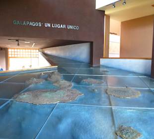 In der Station viele Erklärungen