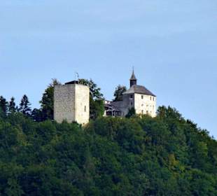 Dort oben trohnt die Burg
