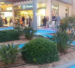 Centrum handlowe w Platanias