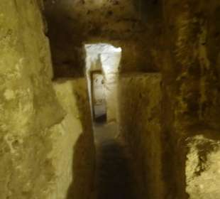 In den Katakomben unterwegs