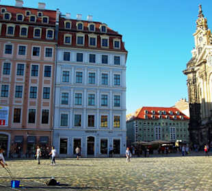 Rechts das Meisen-Haus