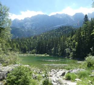 Blick zum Wettersteingebirge