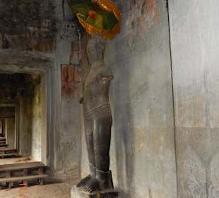 Statue