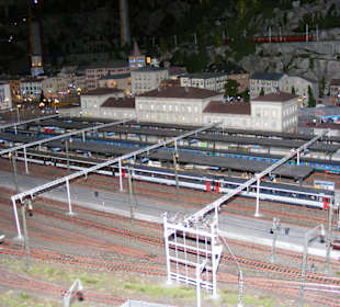 Bahnhof Basel SBB bei Nacht