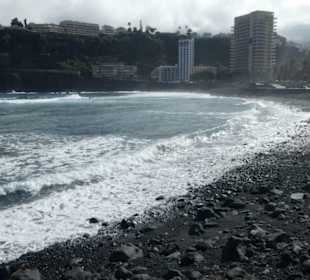 Blick von der Playa de Martiánez auf den Atlantik
