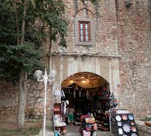 Geschäfte in alten Gemäuern