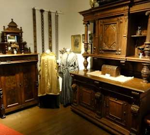 Rundgang durch die Ausstellung des Museums