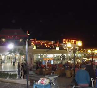 VergnügungsStrasse N´aama Bay