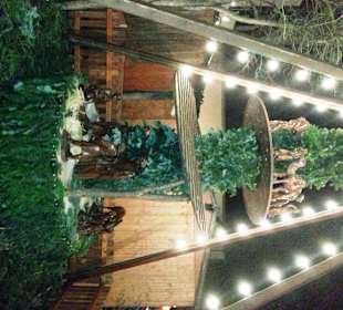 Dreht sich mit vielen Figuren