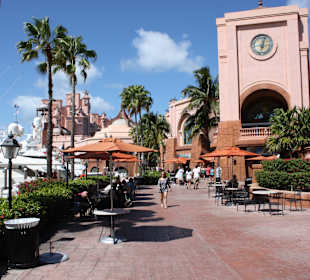 Die Marina / Restuarants & Shops