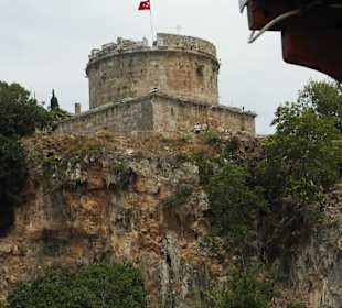 Festungsturm von der Kaleici Marina aus gesehen