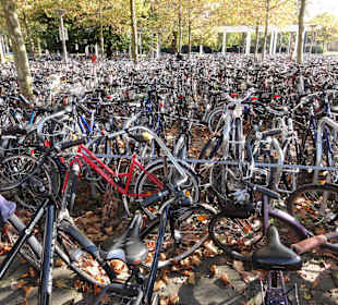 Gigantischer Fahrradparkplatz am Hauptbahnhof