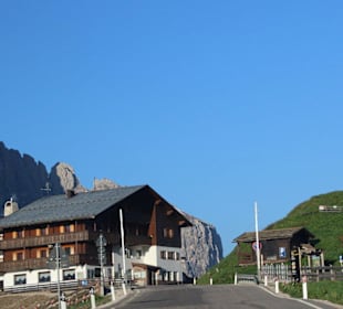 Berghaus Frara (Grödner Joch)