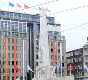 Dam - Zentrum dekoriert für Krönungsfeier 30.4.133