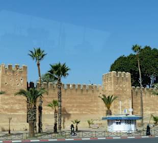 Die Stadtmauer von außen