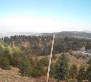 Widok z najwyższego szczytu gór Troodos