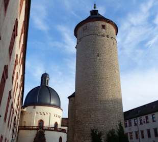 Innenhof mit Bergried