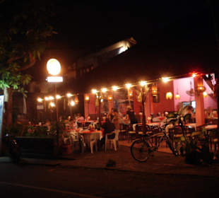 Mama Putu - abendlich erleuchtet