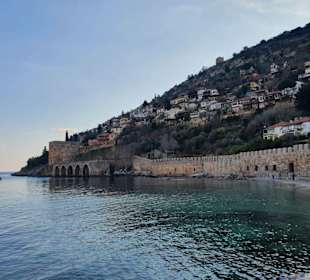 Burg Alanya - Burgmauer am Hafen