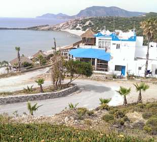 Von oben auf den Paradise Beach mit Taverne