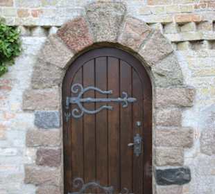 Fischerkirche Borby Eingang