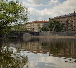 Okazałe Praskie Gmachy