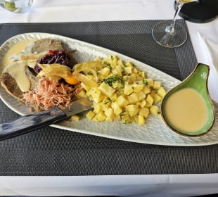 Tafelspitz, Boillionkartoffeln, Preiselbeeren