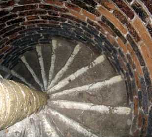 Die Treppen in der Marienkirche