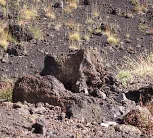 Wenn der Vulkan ausbricht, fliegen die Brocken