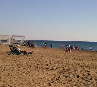 Schöner breiter Sandstrand