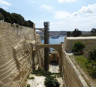 Fahrstuhl  zur Waterfront kostenfrei