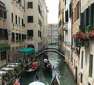 Kanály, mosty a gondoly - symbol Benátek