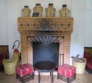 Sitzgelegenheiten im Jardin Majorelle Restaurant