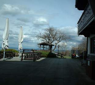 Biergarten und Spielplatz daneben