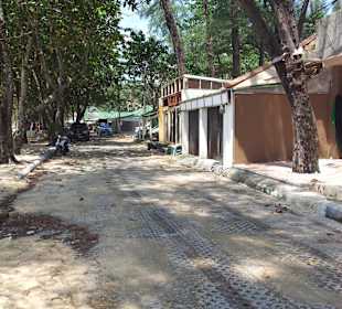 Trauriger Rest der Surin Beach Oktober 14