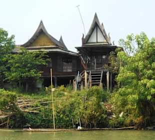 Flußfahrt um die Insel