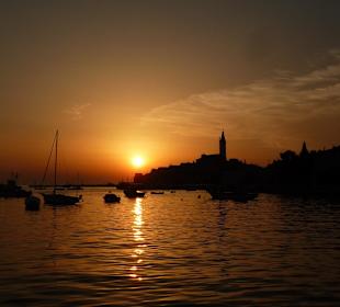 Blick auf Rovinj von Uferpromenade aus