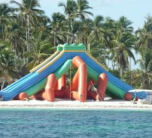 Megarutsche am Strand von Bavaro