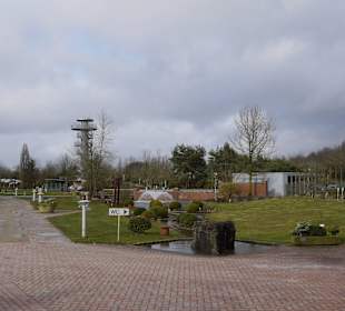 In weiter Ferne der Aussichtsturm