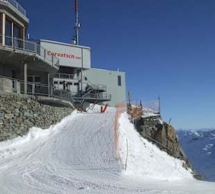 Gondelbahnbergstation auf dem Corvatschgipfel
