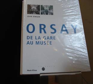 Tabule před vchodem