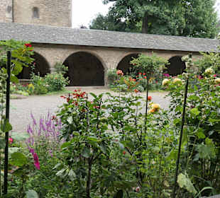 Im Garten / Kreuzgang von St. Maria im Kapitol