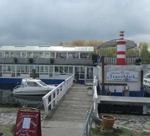 Das Restaurant und Café Traveblick am Tag
