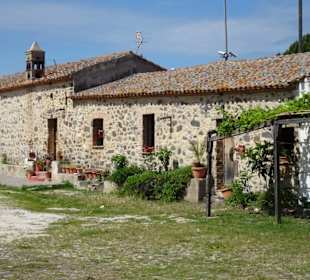 Die ehemaligen Pilgerunterkünfte auf dem Gelände