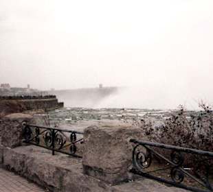 Vor den Wasserfällen