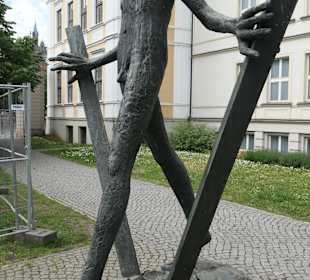 Bei einem Bummel im Magdeburger Skulpturenpark